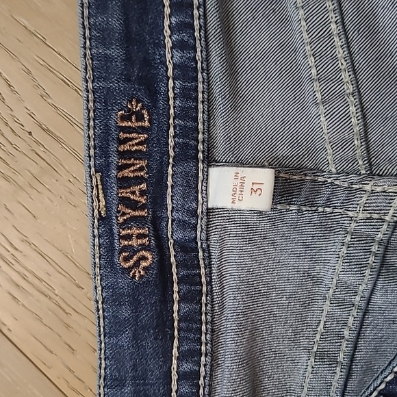 EUC Shyanne Jean Shorts Women's sz 31 Mid Rise Denim Shorts - Picture 6 of 12